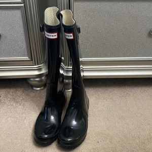 hunter boots size 7 color black